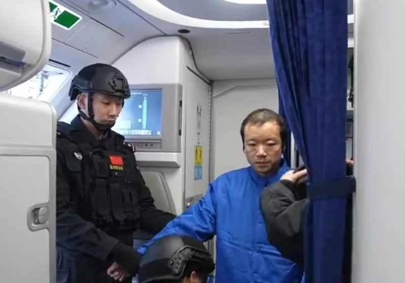 陳志逮捕｜カンボジア外務省：彼は違法に市民権を取得したため、国外追放されることが決定された。