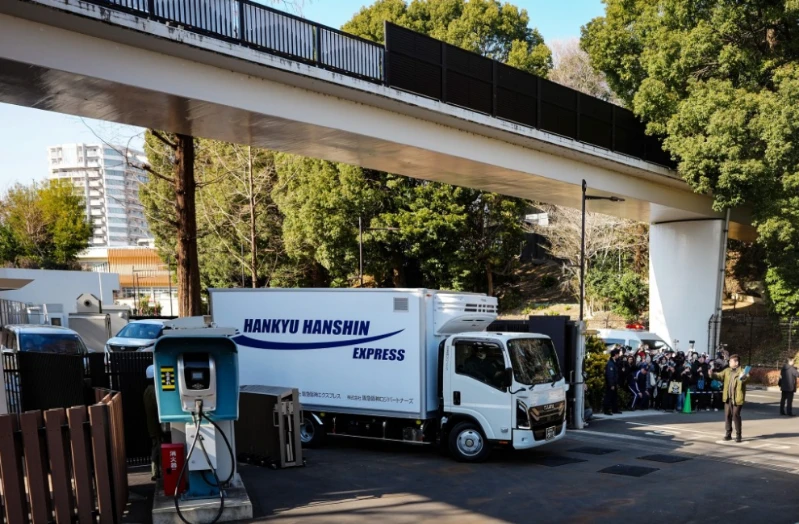 日本に貸し出されていたジャイアントパンダの「シャオシャオ」と「レイレイ」が火曜日に中国に向けて出発した。(新華社) 旅日大熊猫“晓晓”和“蕾蕾”周二启程回国。新华社